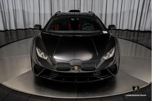 2023 Lamborghini Huracan Sterrato Base