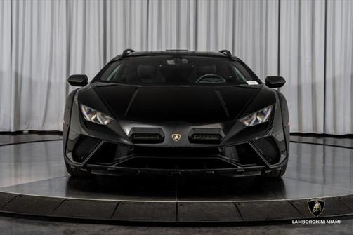 2023 Lamborghini Huracan Sterrato Base