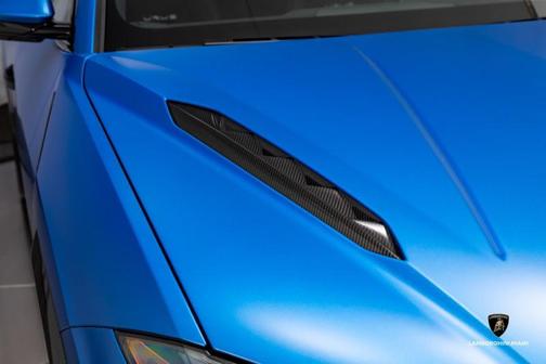 2023 Lamborghini Urus Performante