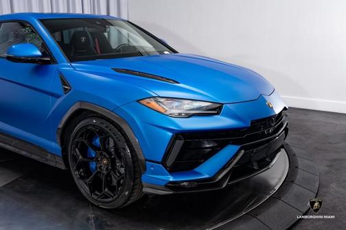2023 Lamborghini Urus Performante