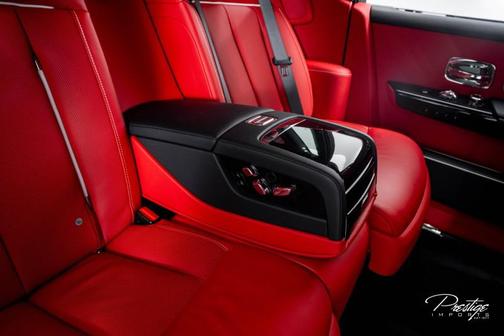 2024 Rolls-Royce Phantom 