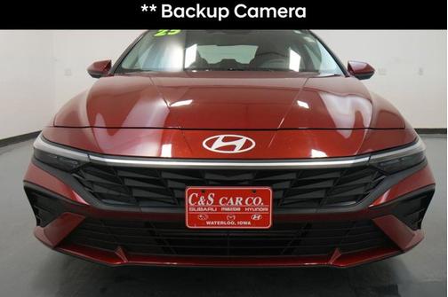 2025 Hyundai ELANTRA SE
