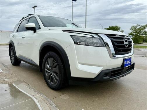 2024 Nissan Pathfinder SV 4WD