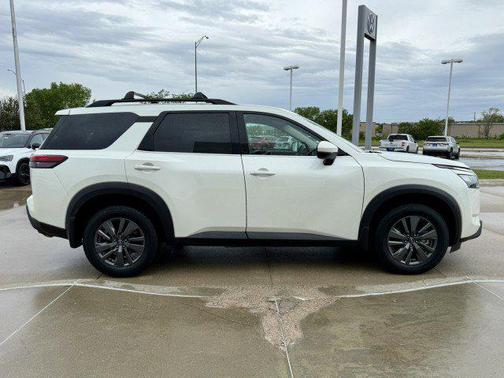 2024 Nissan Pathfinder SV 4WD