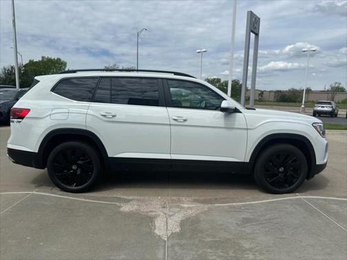 2025 Volkswagen Atlas 2.0T SE w/Technology 4MOTION