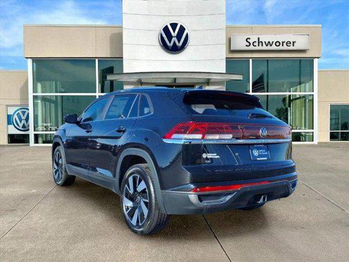 2024 Volkswagen Atlas Cross Sport 2.0T SE w/Technology 4MOTION