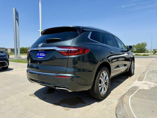 2021 Buick Enclave AWD Avenir