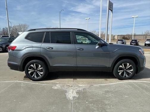 2025 Volkswagen Atlas 2.0T SE