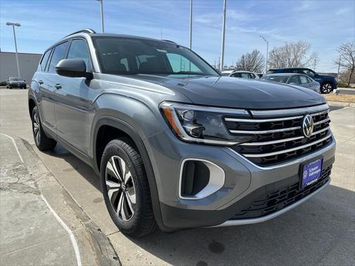 2025 Volkswagen Atlas 2.0T SE