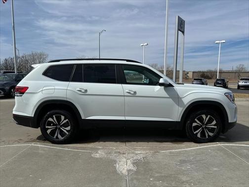 2025 Volkswagen Atlas 2.0T SE