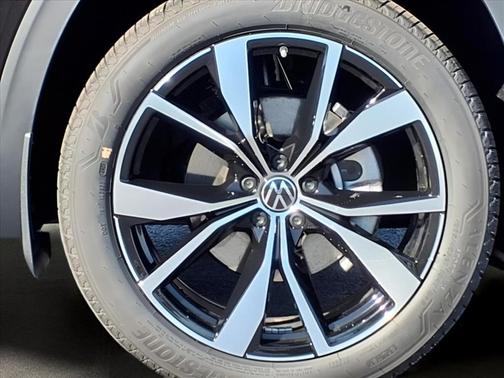 2026 Volkswagen Atlas Cross Sport 2.0T SEL Premium