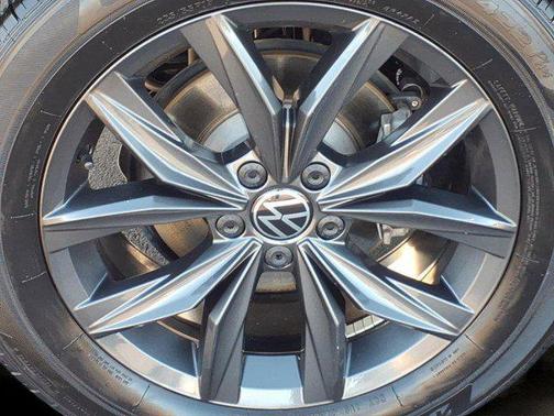 2024 Volkswagen Tiguan 2.0T SE 4MOTION