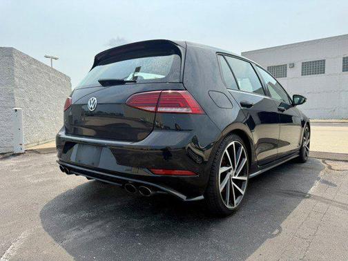 2018 Volkswagen Golf R 2.0T DSG