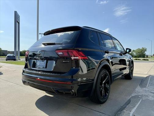 2024 Volkswagen Tiguan 2.0T SE R-Line Black 4MOTION