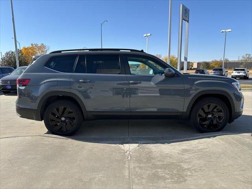 2025 Volkswagen Atlas 2.0T SE w/Technology 4MOTION