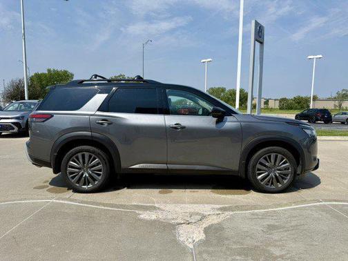 2024 Nissan Pathfinder SL 4WD