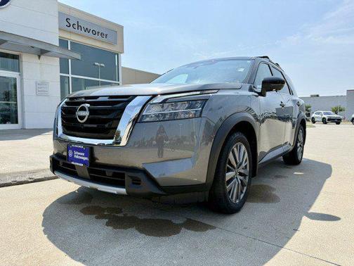 2024 Nissan Pathfinder SL 4WD
