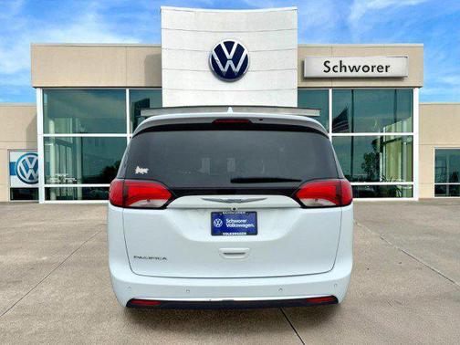 2019 Chrysler Pacifica Touring L