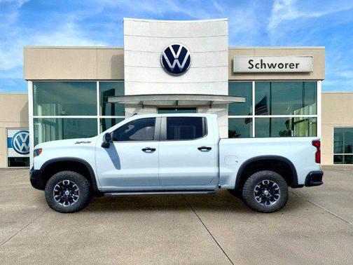 Summit White 2024 Chevrolet Silverado 1500 ZR2
