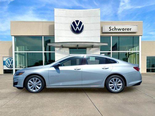 Silver Ice Metallic 2021 Chevrolet Malibu FWD LT