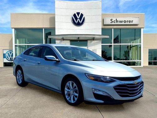 Silver Ice Metallic 2021 Chevrolet Malibu FWD LT