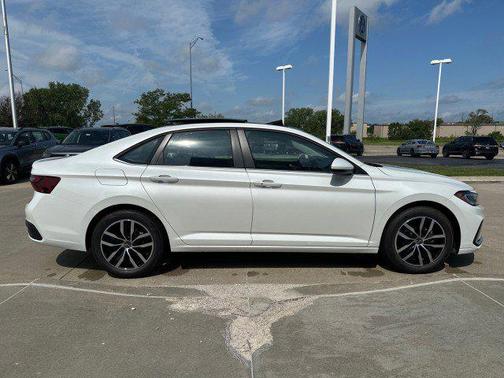 2025 Volkswagen Jetta 1.5T SE