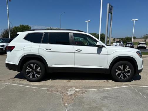 2025 Volkswagen Atlas 2.0T SE