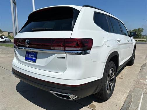 2025 Volkswagen Atlas 2.0T SE