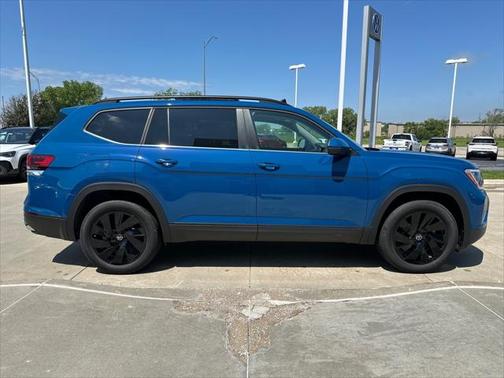 2025 Volkswagen Atlas 2.0T SE w/Technology 4MOTION