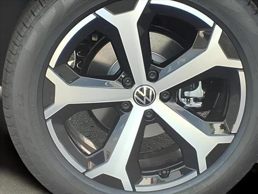 2025 Volkswagen Tiguan 2.0T SE 4MOTION