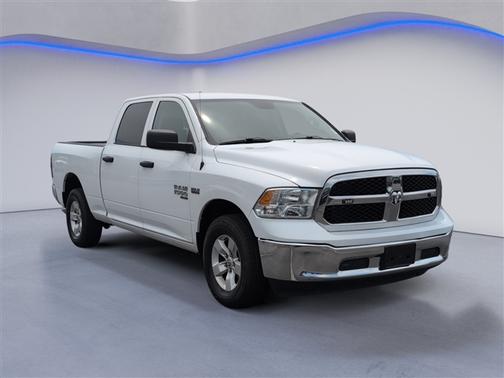 2022 RAM 1500 Classic SLT Crew Cab 4x4 64' Box