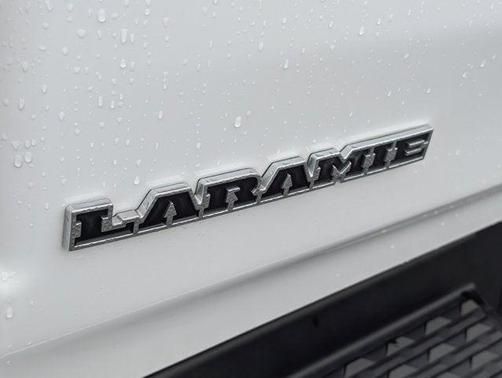 2022 RAM 1500 Laramie Crew Cab 4x4 64' Box