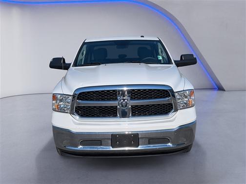 2022 RAM 1500 Classic Tradesman Crew Cab 4x2 57' Box