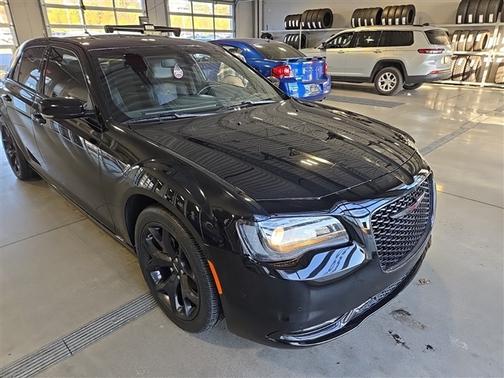 2022 Chrysler 300 S