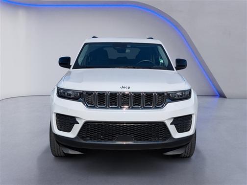 2022 Jeep Grand Cherokee Laredo 4x4