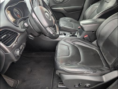 2020 Jeep Cherokee Limited FWD