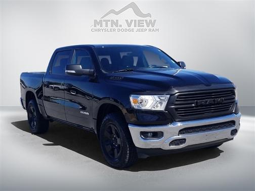 2021 RAM 1500 Big Horn Crew Cab 4x4 57' Box