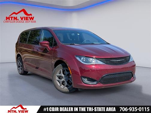2020 Chrysler Pacifica Touring