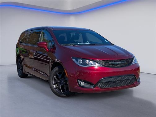 2020 Chrysler Pacifica Touring