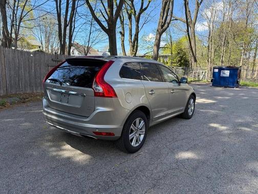 Seashell Metallic 2016 Volvo XC60 T6 Drive-E