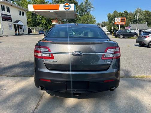 2016 Ford Taurus SEL