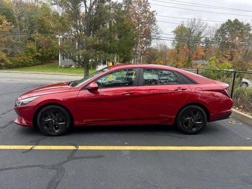 2021 Hyundai ELANTRA SEL