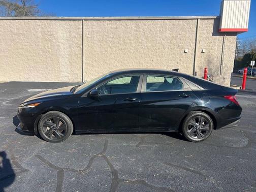 2021 Hyundai ELANTRA SEL