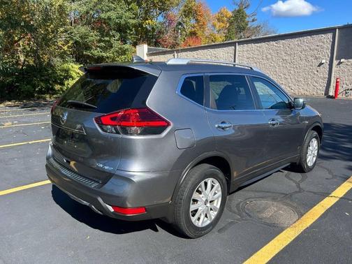 2017 Nissan Rogue SV
