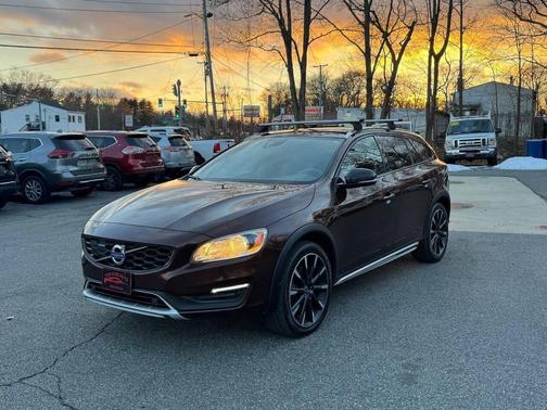 2018 Volvo V60 Cross Country T5