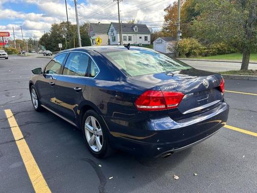 2012 Volkswagen Passat 2.5 SE