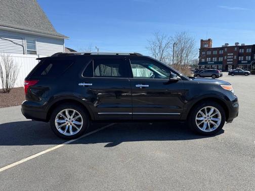 Tuxedo Black Metallic 2014 Ford Explorer XLT