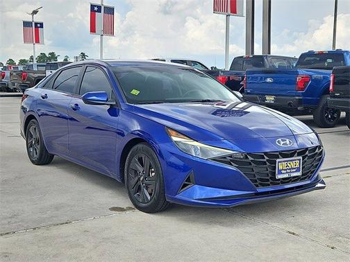 2022 Hyundai ELANTRA SEL