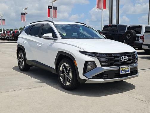 White 2025 Hyundai TUCSON SEL Convenience