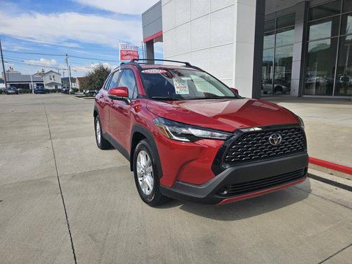 2024 Toyota Corolla Cross LE